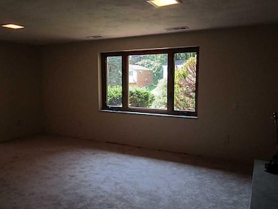 Family Room. NEW CARPET