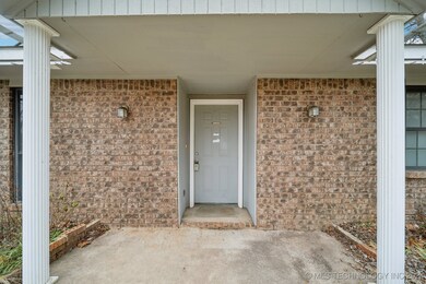 1703 N Fox St, Chouteau, OK 74337 - photo 4