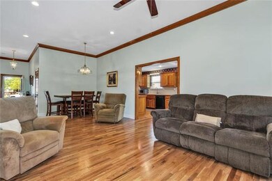 408 NW Augusta Ct, Blue Springs, MO 64014 - photo 5