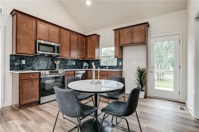 4411 E 135th St, Grandview, MO 64030 - photo 7