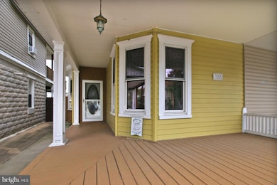 322 E Cherry St, Palmyra, PA 17078 - photo 3