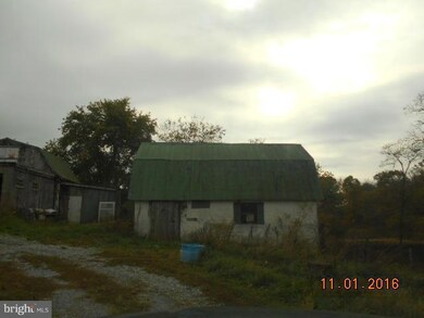 323 E Mountain Rd, Knoxville, MD 21758 - photo 2