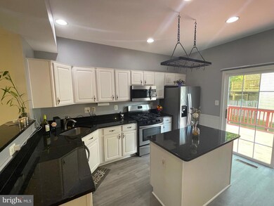 12251 Maidstone Ct, Woodbridge, VA 22192 - photo 6