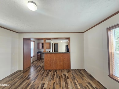 1023 28th St W, Williston, ND 58801 - photo 4