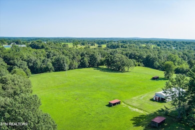 Barn, pasture and run in shelters