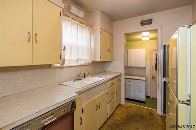 1099 16th Ave SW, Albany, OR 97321 - photo 7