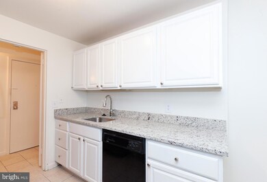 11656 Stoneview Square unit 2B, Reston, VA 20191 - photo 6