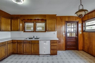 unlisted-address, Asheboro, NC 27203 - photo 6