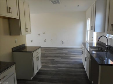 507 E Grimes Ave, High Point, NC 27260 - photo 3