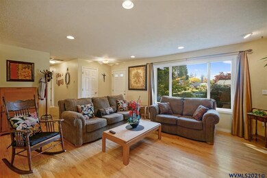 4810 Shoreline Dr N, Keizer, OR 97303 - photo 6