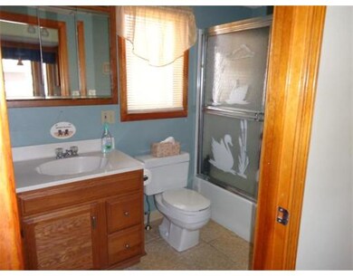 9 Holly Cir unit 1, Buzzards Bay, MA 02532 - photo 7