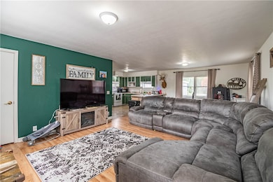 1010 E 3rd St, Pana, IL 62557 - photo 2