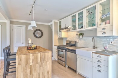 40 Randolph Rd Freehold NJ-large-030-Kit