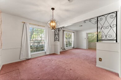 1067 Thornton Rd, Houston, TX 77018 - photo 5