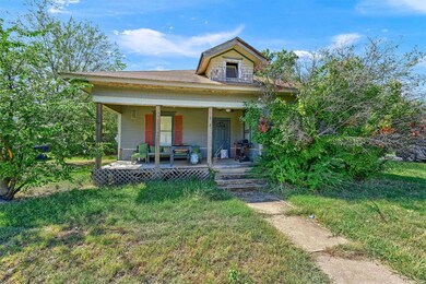512 W Walnut St, Celina, TX 75009 - photo 2