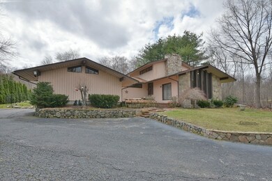 961 Pippin Orchard Rd, Cranston, RI 02921 - photo 3