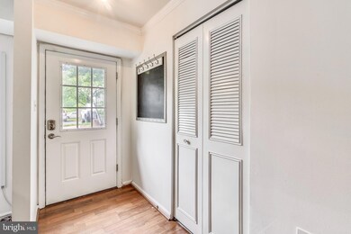 4138 Pleasant Meadow Ct unit 111F, Chantilly, VA 20151 - photo 4