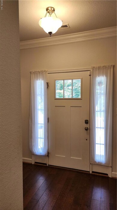 VIEW TO FRONT DOOR