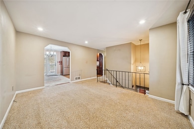 467 Rosanne Dr, Verona, PA 15147 - photo 5