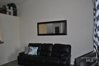 834 S Chestnut St, Nampa, ID 83686 - photo 7