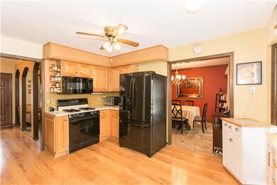 4722 Switzer St, Shawnee, KS 66203 - photo 7