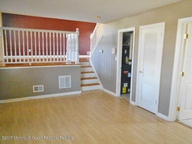 352-630872 - Family Room
