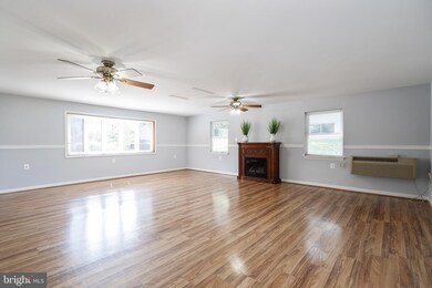 55 Bremer Dr, Glen Burnie, MD 21061 - photo 4