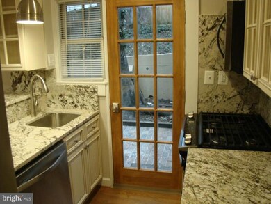 2824 Jefferson Dr, Alexandria, VA 22303 - photo 5