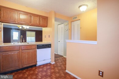 5815 Whitfield Ct, Frederick, MD 21703 - photo 2