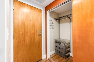 002_102 Columbus OH 43215 USA