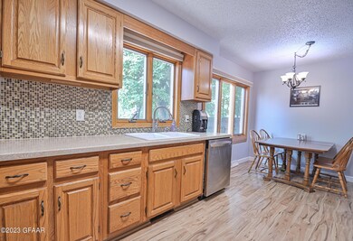 1602 S 17th St, Grand Forks, ND 58201 - photo 5