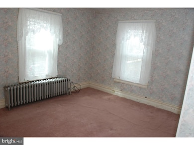 325 E Walnut St, Perkasie, PA 18944 - photo 7