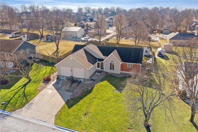 613 Loran Ln, Raymore, MO 64083 - photo 2