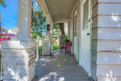 2527 University Ave NE - Web Quality - 004 - 04 Front Porch.jpeg