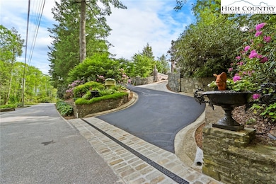 1245 Laurel Ln, Blowing Rock, NC 28605 - photo 5