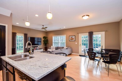 628 Janette Ave SW Roanoke VA-large-006-
