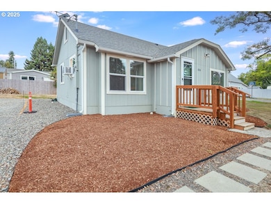 324 6th St, Vader, WA 98593 - photo 5