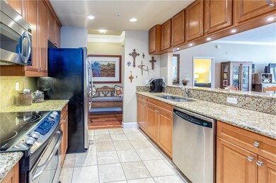 Beautiful Granite Counters Offers Plenty Of Workab