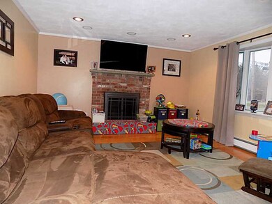 4 Baldwin Dr, Greenville, RI 02828 - photo 7