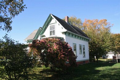 46 Emerson St, Saint Johnsbury, VT 05819 - photo 4