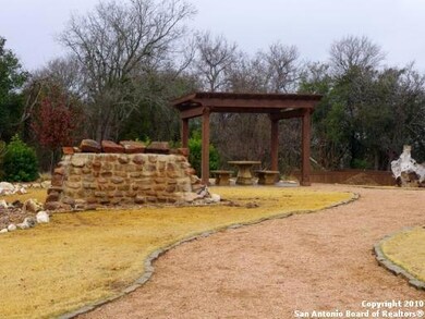 1317 Gruene Leaf Dr, New Braunfels, TX 78130 - photo 6
