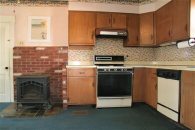 399 Spring St, Saint Johnsbury, VT 05819 - photo 6