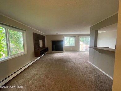 4923 Rollins Dr, Anchorage, AK 99508 - photo 4