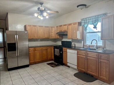 35 Stoneland Rd unit 1, Worcester, MA 01603 - photo 3