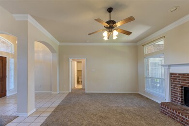 1605 Twin Oaks Dr, Cleburne, TX 76033 - photo 6