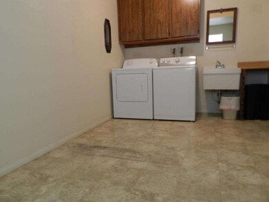 LAUNDRY CENTER