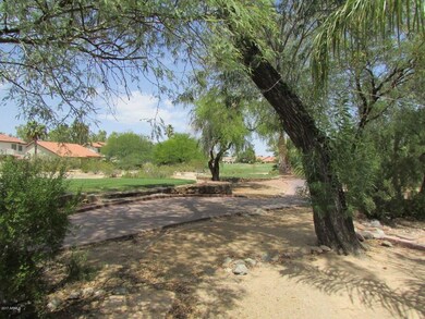 Fence to golf course path1