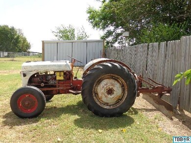 319 J Cross Ln, Mc Gregor, TX 76657 - photo 3