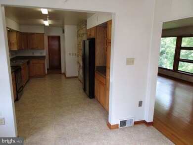 175 Johnsons Mill Rd, Berkeley Springs, WV 25411 - photo 6