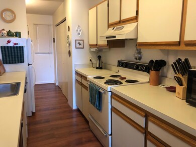 Island Terrace unit 327, Saco, ME 04072 - photo 6